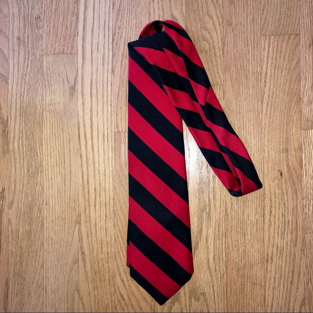 Vintage Red & Black Striped Tie Cappuccino
